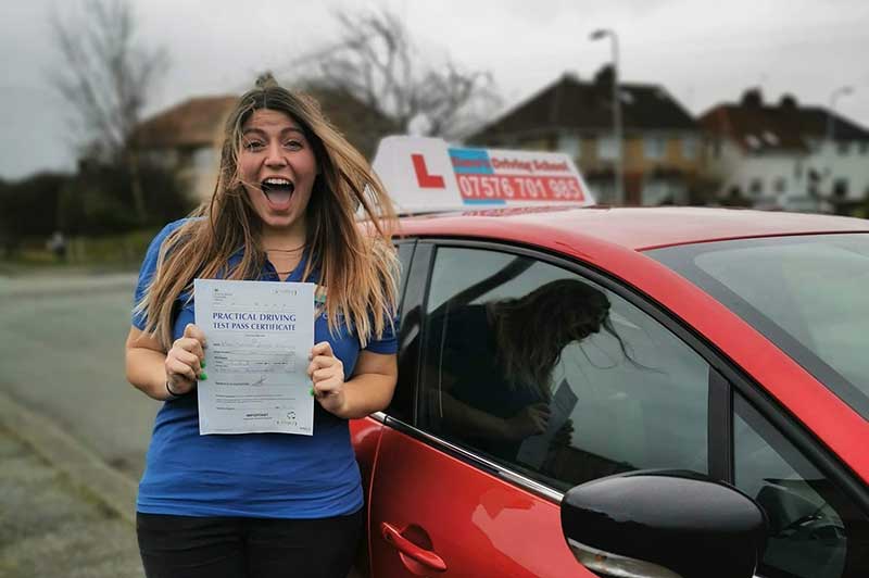 Mastering the Road: How to Choose the Right Driving School in St Albans